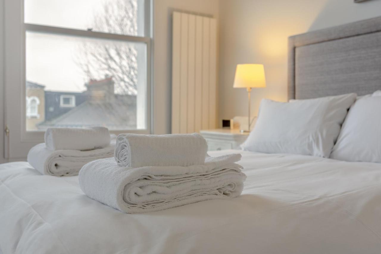 2 Bedroom Apartment Hammersmith Grove Sleeps 4 Λονδίνο Εξωτερικό φωτογραφία